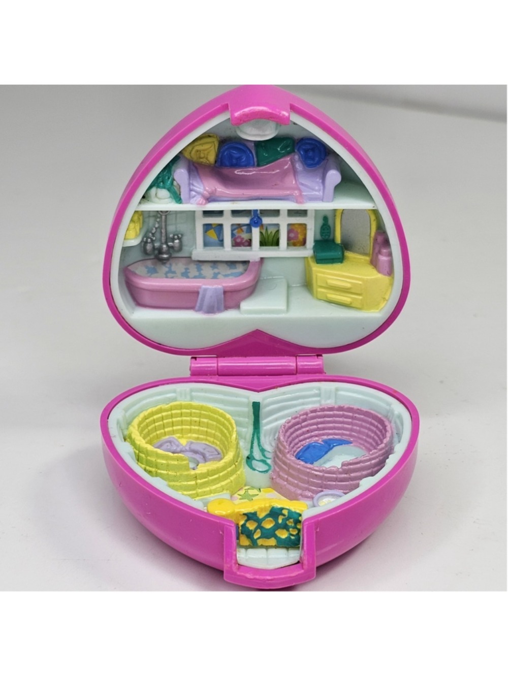 Vintage Polly Pocket 1993 PRECIOUS PUPPIES PET PARADE Compact Dolls Playset Only